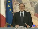 Ir al Video&nbsp;Berlusconi hace un llamamiento a quienes han celebrado su salida