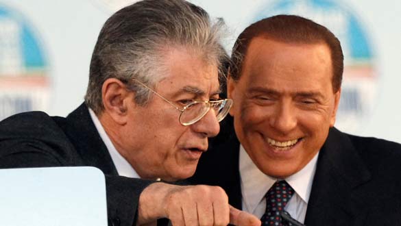 Berlusconi, junto a Bossi, en un acto en Roma.
