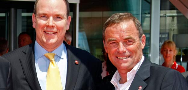 Hinault, junto a Alberto II de M&oacute;naco en la presentaci&oacute;n del pr&oacute;logo del Tour.