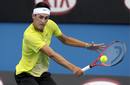 El tenista australiano Bernard Tomic durante el partido de primera ronda del Abierto de Australia de tenis disputado contra el franc&eacute;s Guillaume Rufin.