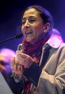 Betancourt pronuncia unas palabras durante la concentraci&oacute;n