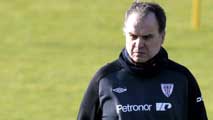Ir al Video&nbsp;Bielsa celebra sus 100 partidos en el Athletic con un derbi
