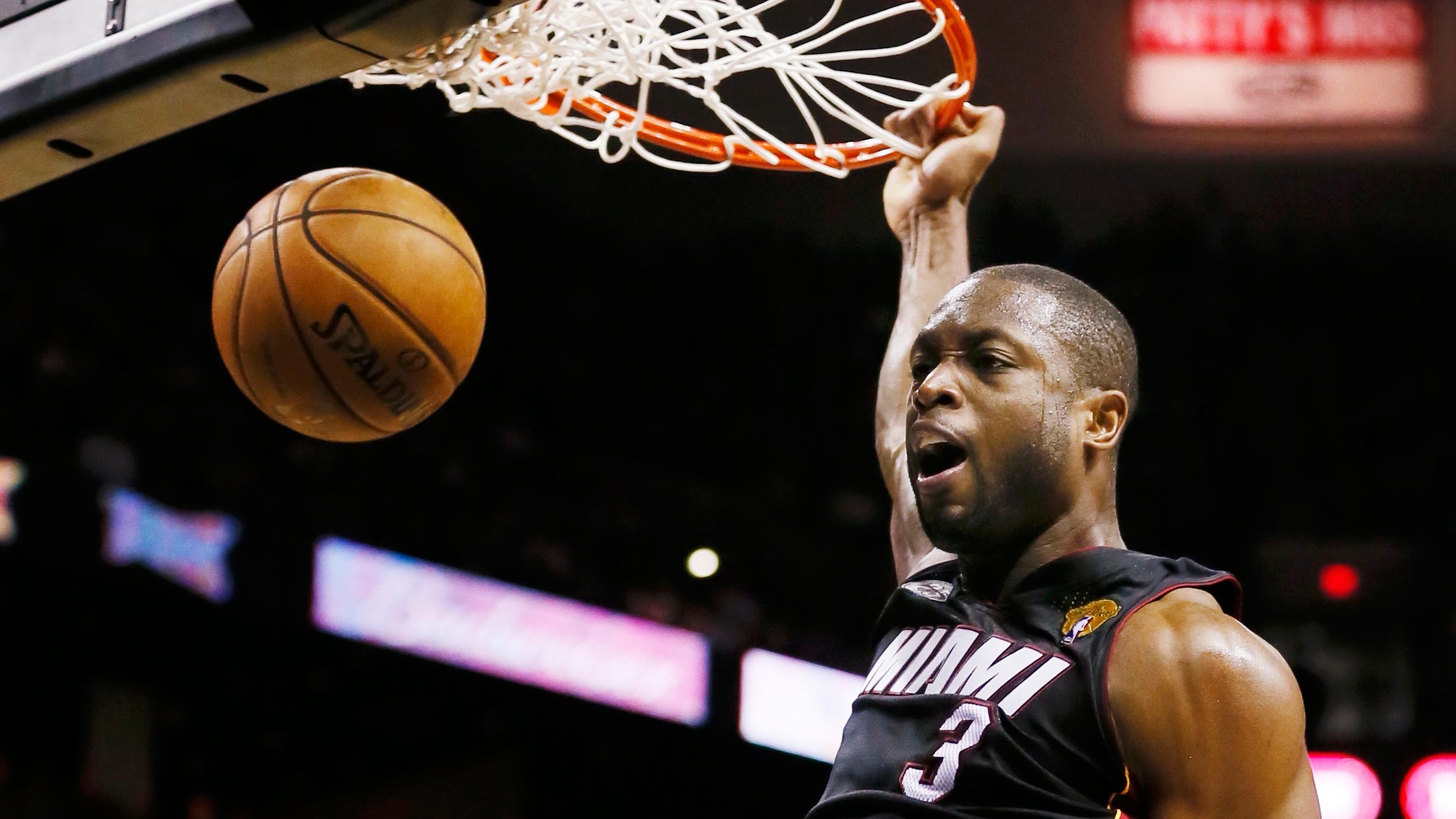 http://img.irtve.es/imagenes/big-3-heat-arrasa-san-antonio-para-empatar-final/1371185399988.jpg