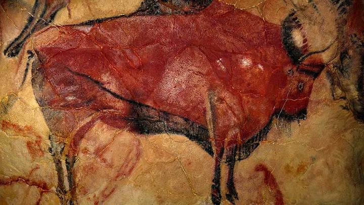 Los bisontes polícromos de Altamira suponen una pieza fundamental en el arte paleolítico.