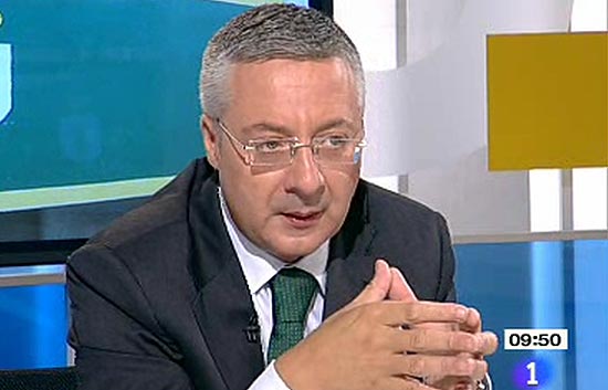 Blanco:  "A pesar de la revisi&oacute;n fiscal, los espa&ntilde;oles pagar&aacute;n menos impuestos que en 2004 con el PP"