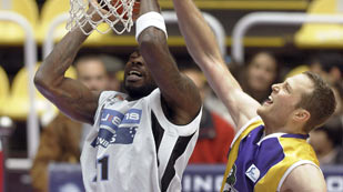 Ver v&iacute;deo  'Blancos Rueda Valladolid 81 - 75 Blusens Monb&uacute;s'