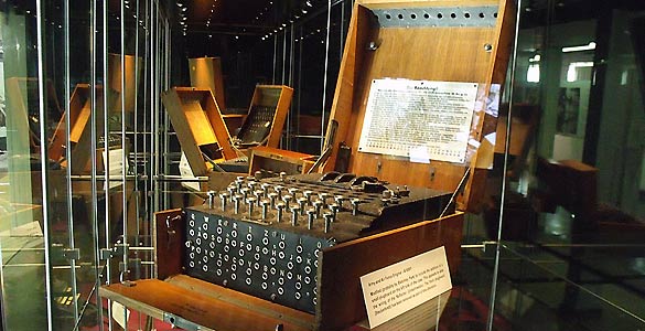 La m&aacute;quina Enigma alemana era el objetivo de los trabajos de descifrado de c&oacute;digos en Bletchley Park.