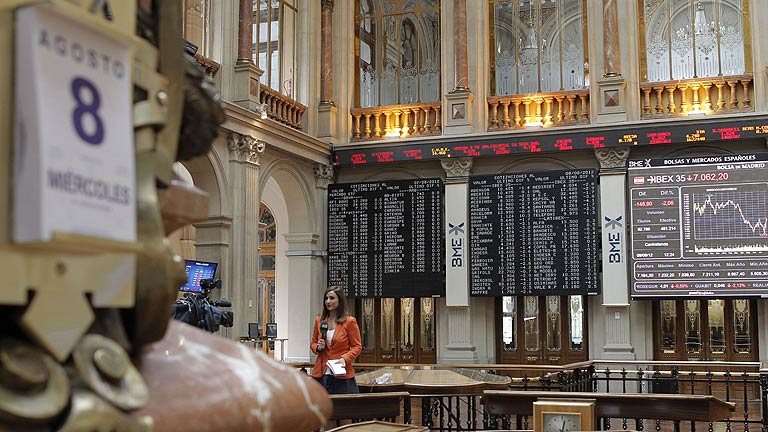 La Bolsa espa&ntilde;ola rompe con tres d&iacute;as de ganancias mientras sube la presi&oacute;n sobre la deuda