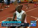 Ir al Video&nbsp;Bolt gana en su 'pista negra'