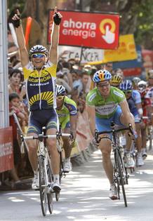 Borut Bozic celebra su victoria en la sexta etapa de la Vuelta a Espa&ntilde;a.