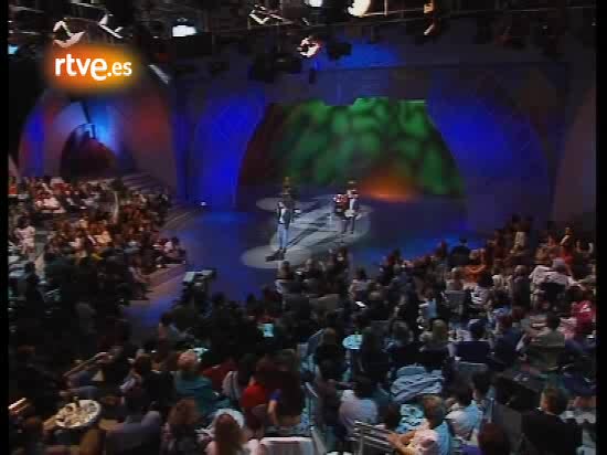 Miguel Bos&eacute; interpreta 'Bamb&uacute;' en 1991 en 'Viva el espect&aacute;culo'