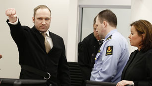 Ver v&iacute;deo  'Breivik llega al tribunal'