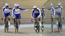 Los brit&aacute;nicos Bristow, Cundy y Kenny celebran su victoria en la final de sprint.