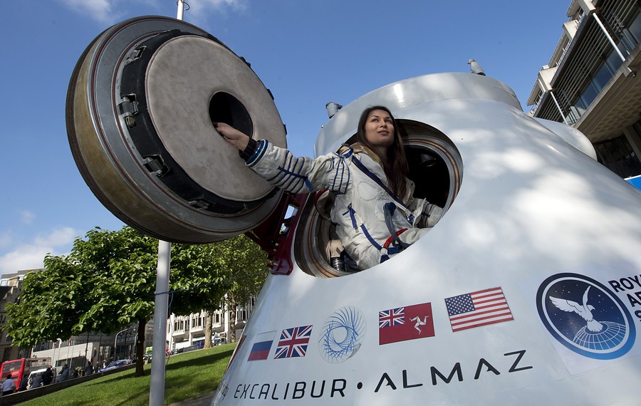 Los británicos, con un ojo puesto en el espacio