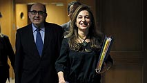 Ir al Video&nbsp;Bruselas corrige el d&eacute;ficit p&uacute;blico de 2012 espa&ntilde;ol y lo eleva dos d&eacute;cimas, al 6,98%