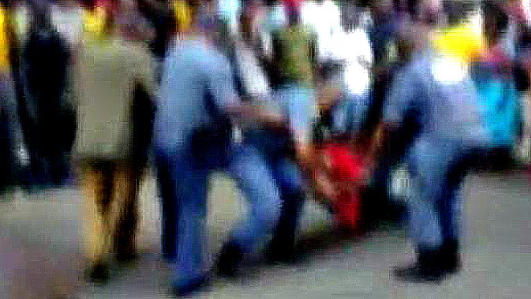 Muere un taxista por la brutalidad policial en Sud&aacute;frica