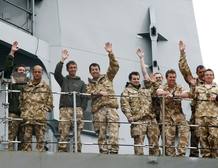Medio millar de soldados del tercer Regimiento de Fusileros del Ej&eacute;rcito Brit&aacute;nico que regresaban de Afganist&aacute;n han embarcado este martes en Santander ante la imposibildad de tomar un avi&oacute;n.
