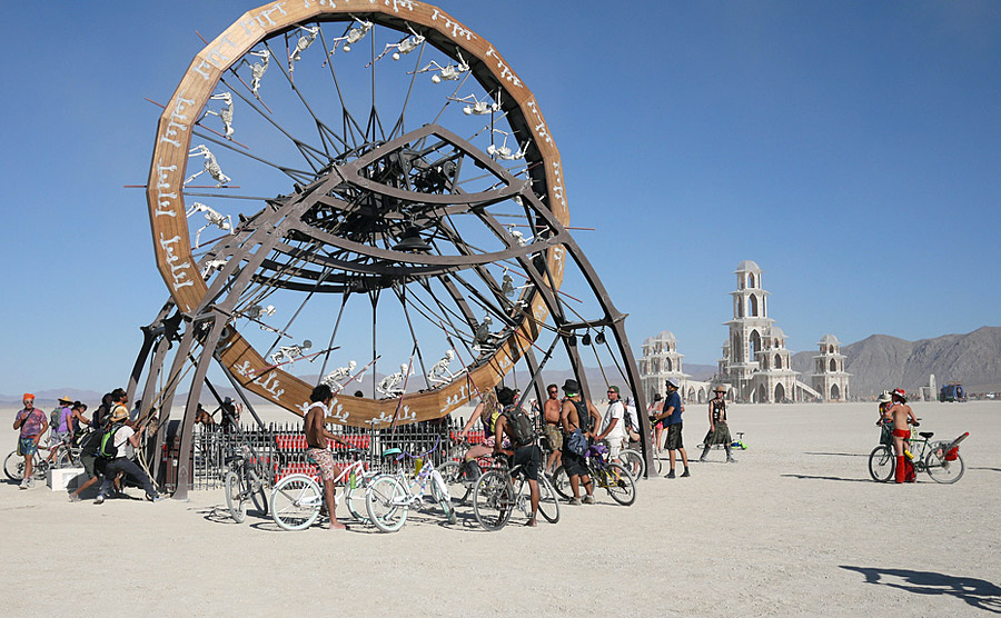 Burning Man: el desierto, convertido en arte futurista