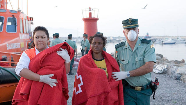 Salvamento mar&iacute;timo rastrea la zona de la isla de Albor&aacute;n en busca de una patera