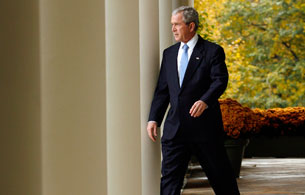 Ver v&iacute;deo  'Bush recibe a Obama este lunes en la Casa Blanca'