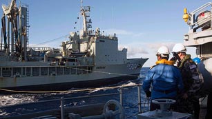 Un barco australiano detecta en el Índico señales "compatibles" con el avión desaparecido 