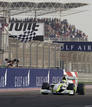 Jenson Button ha conseguido el tercer triunfo de la temporada en el circuito de Shakir.
