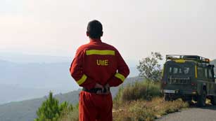 Ver v&iacute;deo  'Un cabo primero de la Unidad Militar de Emergencias muere en el incendio de la Sierra de Gata'