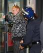 La polic&iacute;a cachea a un hombre en el centro de Birmingham (Reino Unido)