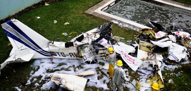 CAE AVIONETA PRIVADA SOBRE RESIDENCIA EN GUATEMALA