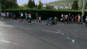 Ver v&iacute;deo  'Ca&iacute;da del Garmin en la crono por equipos de la Vuelta'