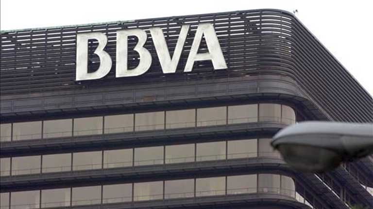 El BBVA empeora tres d&eacute;cimas sus previsiones tanto de ca&iacute;da econ&oacute;mica como de desempleo para 2013