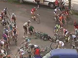 Ver v&iacute;deo  'Ca&iacute;da de Voeckler y Verdugo'