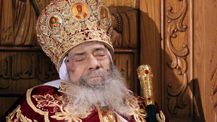 Ver v&iacute;deo  'El Cairo llora la muerte del Papa Shenuda III, patriarca de la iglesia copta y l&iacute;der espiritual'