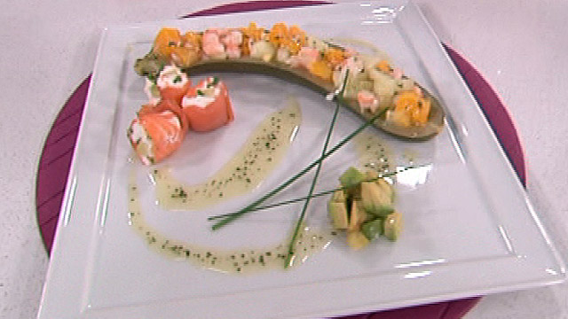 Saber cocinar - Calabacines rellenos de langostinos con rollos de aguacate 