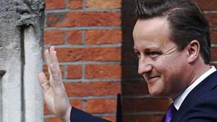 Ver v&iacute;deo  'Cameron explica su relaci&oacute;n con Murdoch y Rebekah Brooks'