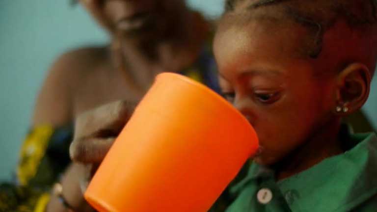 6.400 niños mueren cada día por causas relacionadas con la desnutrición