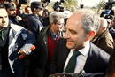 El expresidente de la Generalitat Valenciana Francisco Camps llega a la Universidad Miguel Hern&aacute;ndez de Elche donde ha defendido su tesis doctoral, 