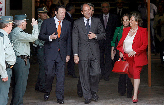 Camps "satisfecho" de decir "la verdad" ante el juez