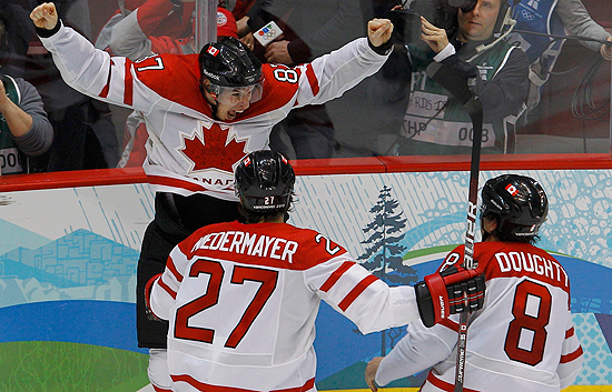 Canada logra el oro en hockey sobre hielo