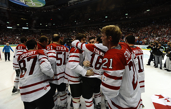 Canad&aacute; consigue el oro en hockey ante EEUU