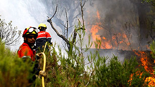 Ver v&iacute;deo  'Canarias autoriza la vuelta a sus hogares de parte de los vecinos afectados por los incendios'