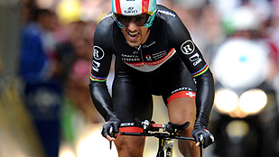 Ver v&iacute;deo  'Cancellara gana el pr&oacute;logo y es el primer l&iacute;der del Tour'