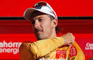 Ver v&iacute;deo  'Cancellara sigue l&iacute;der'