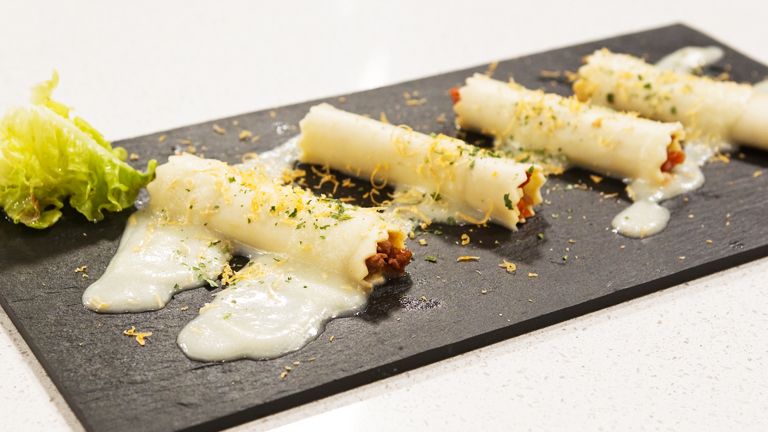 Saber cocinar - Canelones ib&eacute;ricos con crema de coliflor y miel 