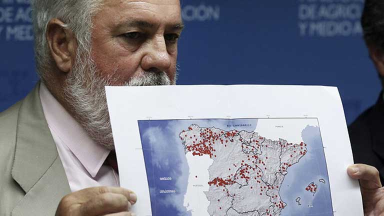 Arias Ca&ntilde;ete defiende la labor del gobierno central en el incendio de La Gomera