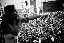 La cantante Bebel Gilberto atrajo a un gran número de público al escenario Sunset. La cantante Bebel Gilberto atrajo a un gran número de público al escenario Sunset.