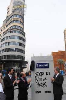 La capital y Nueva York se hermanaron por un día con motivo del centenario de la Gran Vía La capital y Nueva York se hermanaron por un día con motivo del centenario de la Gran Vía