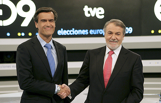 Primer cara a cara entre L&oacute;pez Aguilar y Mayor Oreja con la mirada alejada de Europa