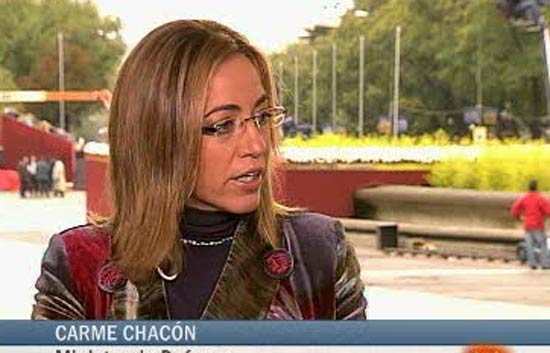 Carme Chac�n defiende a Rajoy tras su desliz sobre el Desfile