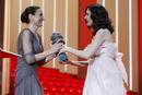 Carme El&iacute;ar recoge su premio